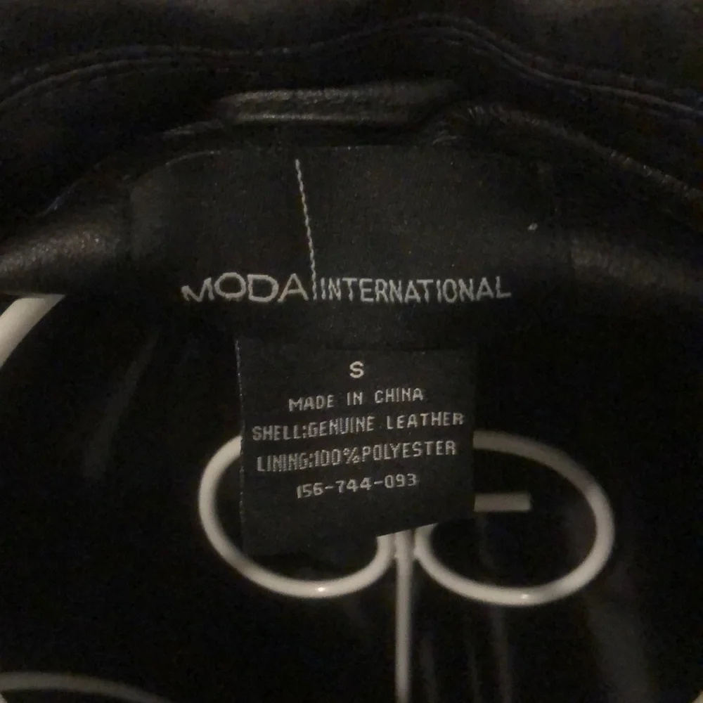 Victoria Secret - MODA International Genuine Black Leather Jacket. - Picture 10 of 12